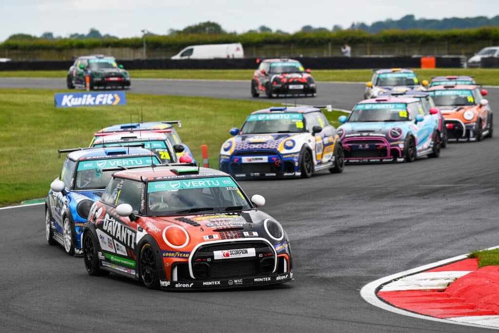 Mini Challenge JCW Series